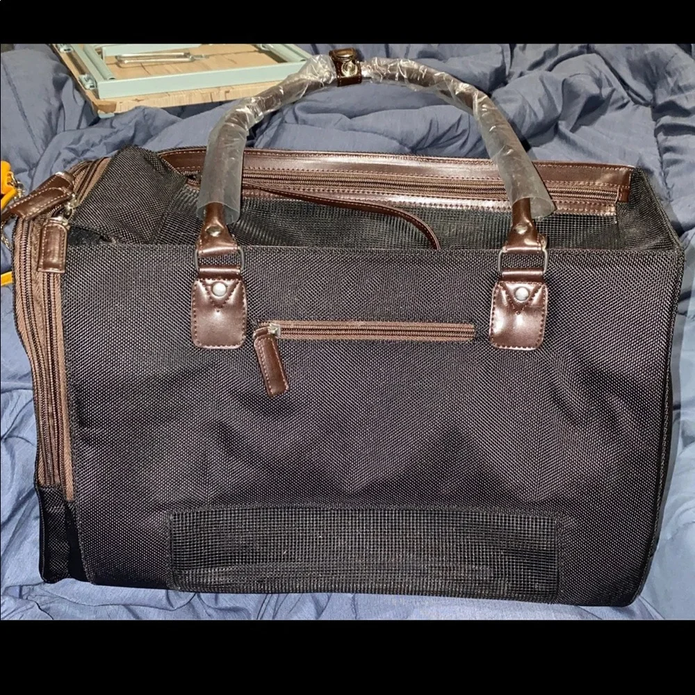 NWT Bertegolden Per Carrier